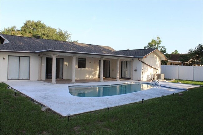 Building Photo - 5556 Pentail Cir