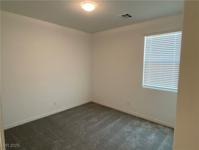 Building Photo - 7123 Calvert Cliffs St
