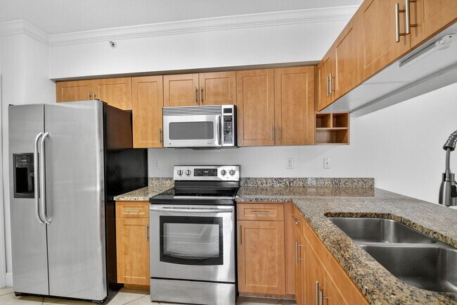 Building Photo - 6511 Emerald Dunes Dr