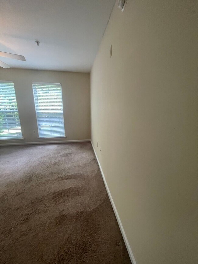 Building Photo - 14-1413 Ordonez