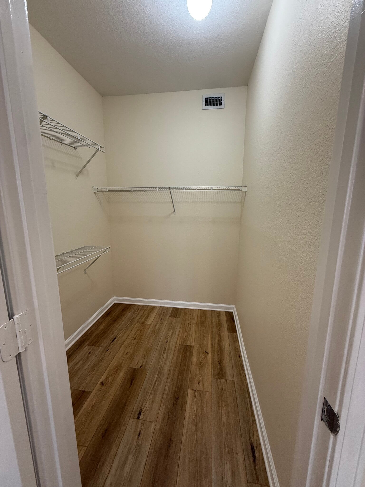2nd Bed Walkin Closet - 10075 Gate Pky N