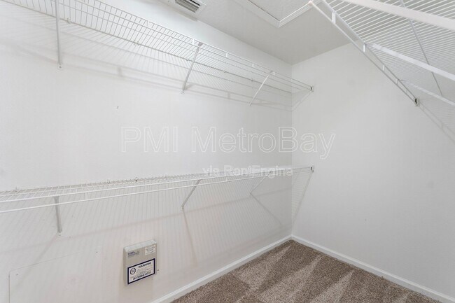Building Photo - 1010 Summer Breeze Dr