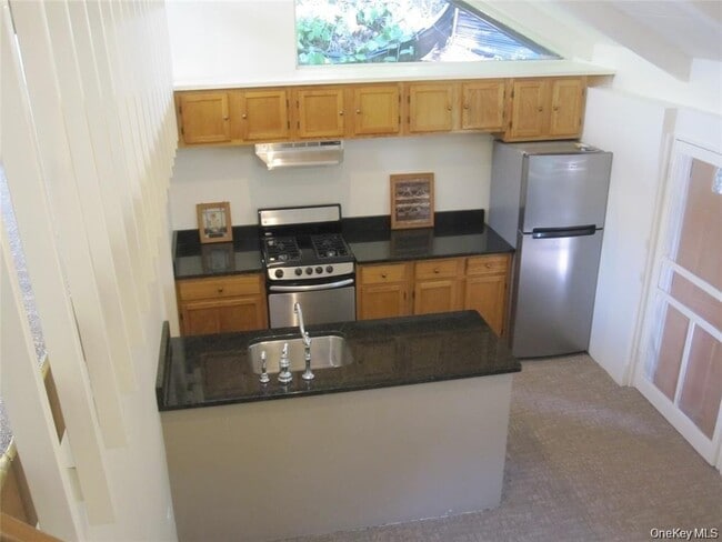 Building Photo - 909 US-9W