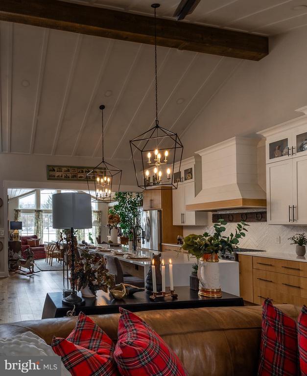 Building Photo - 13230 Falls Rd