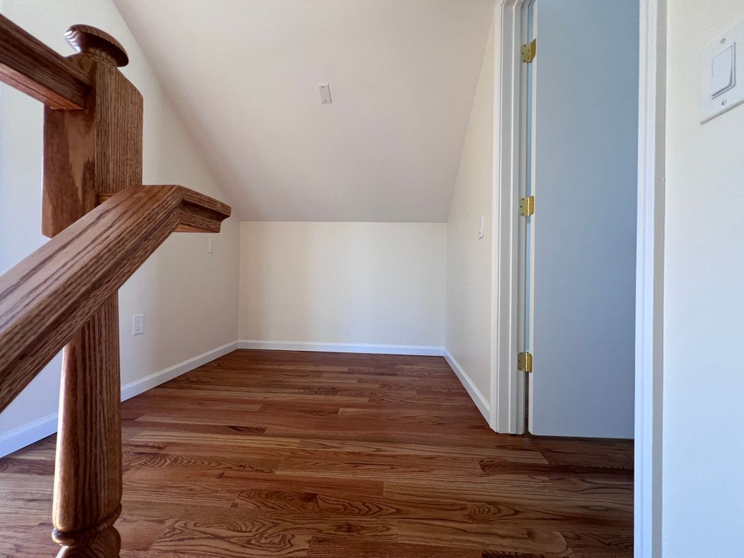 Building Photo - 409 41st St