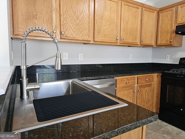 Building Photo - 502 Stonewood Pl