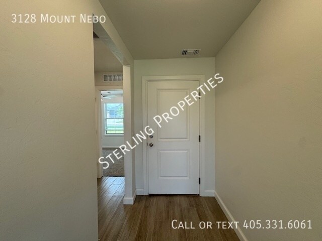 Building Photo - 3128 Mt Nebo Dr