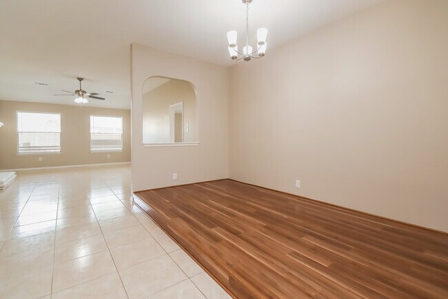 Building Photo - 6607 Mistflower Ln