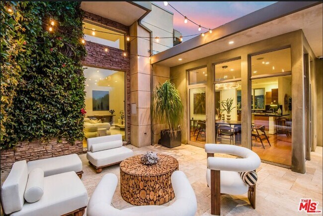 Building Photo - 3685 Mandeville Canyon Rd