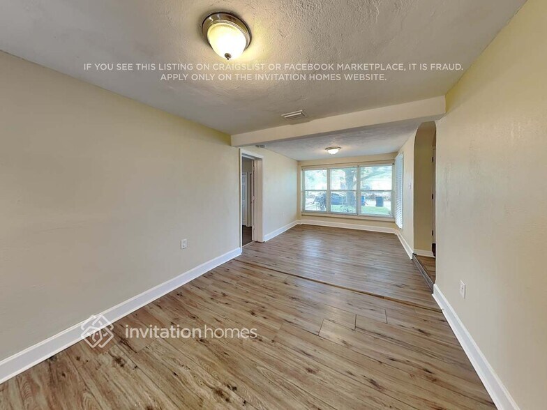 Building Photo - 1309 Tyrone Blvd N