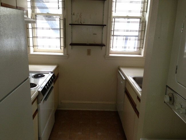 - 110 E Preston St