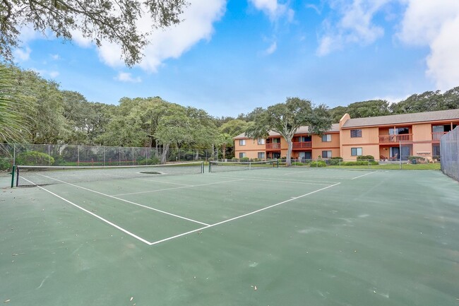 Building Photo - Charming Ground-Floor Condo