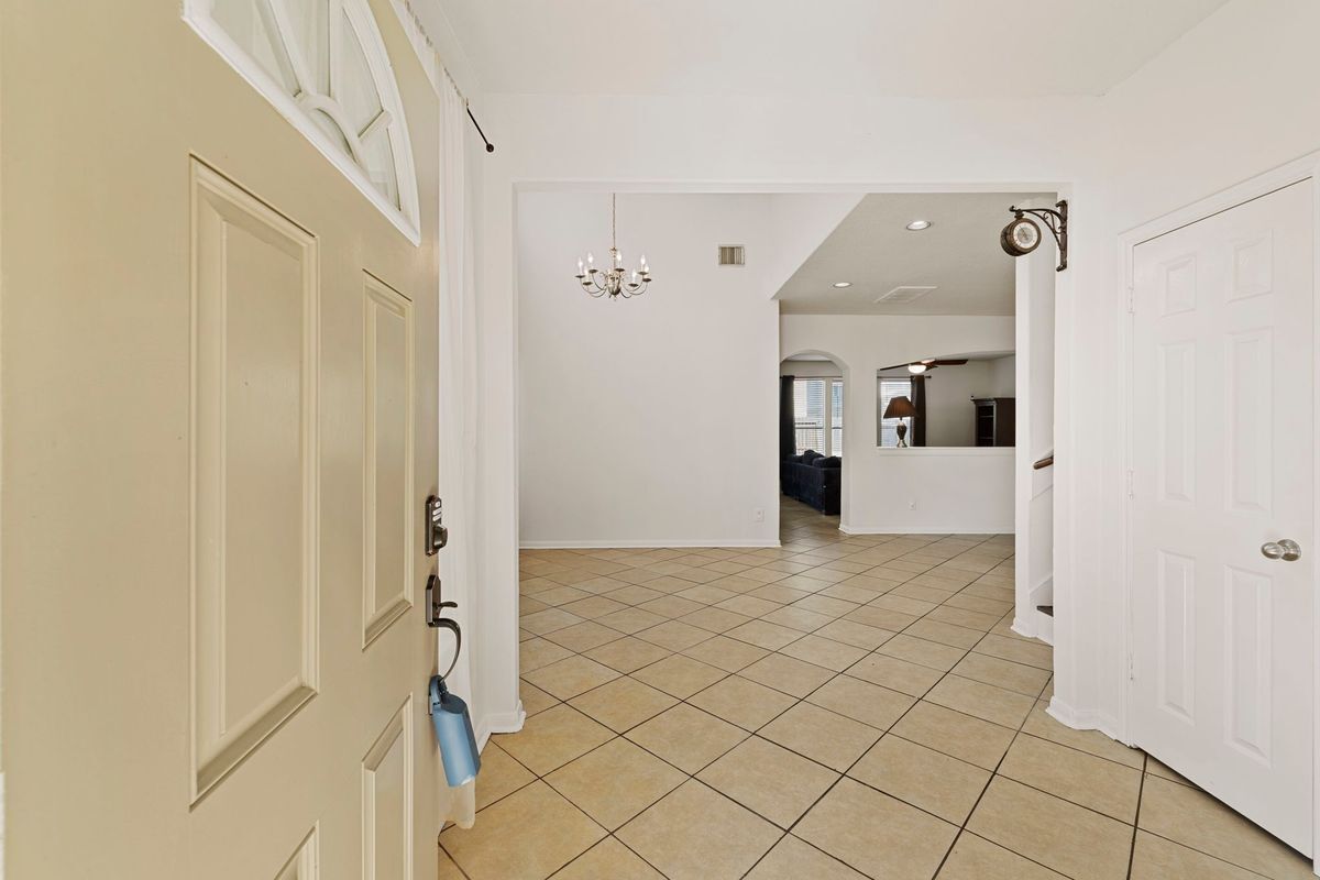 Building Photo - 26122 Parkman Grove Dr