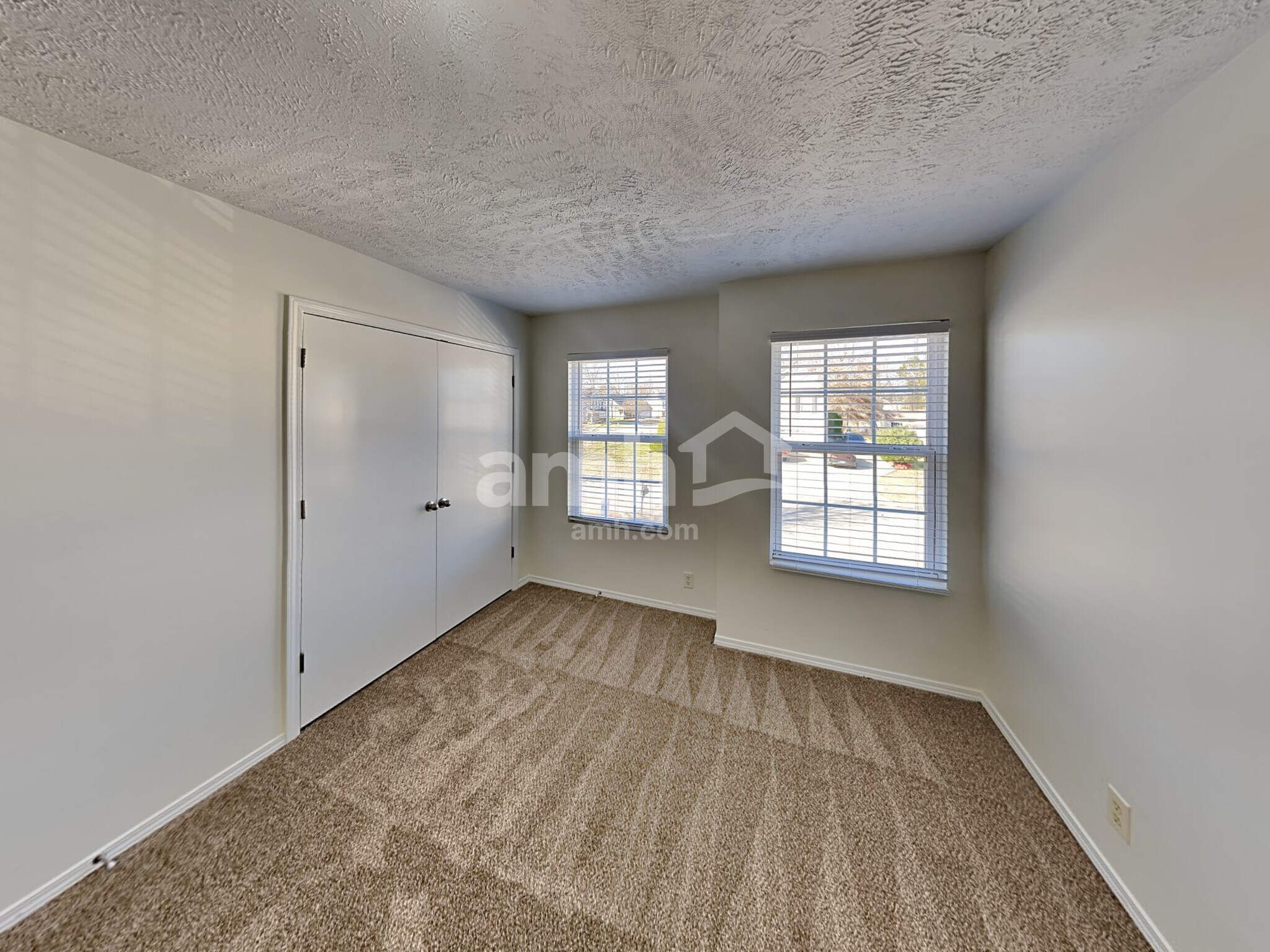 Building Photo - 1008 Montrose Dr