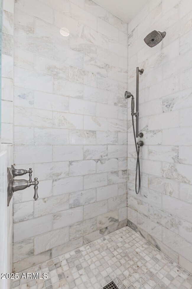 Building Photo - 9665 E Cochise Dr