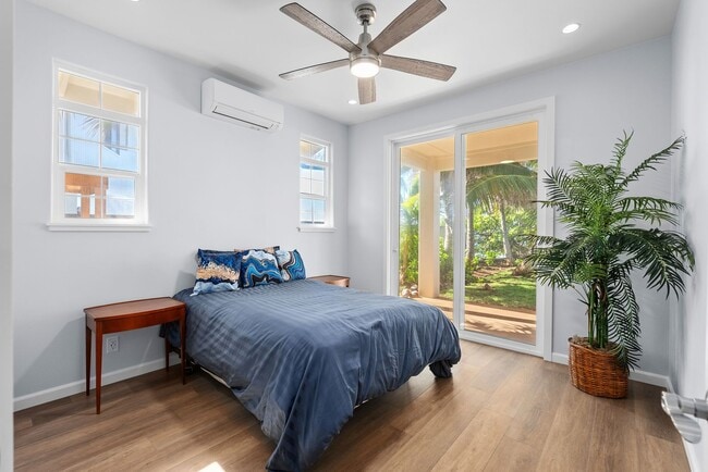 Building Photo - Furnished Luxury Ocean Front Estate in Waianae with Old Hawaii rural setting- 3/5 Luxury, 2 story...