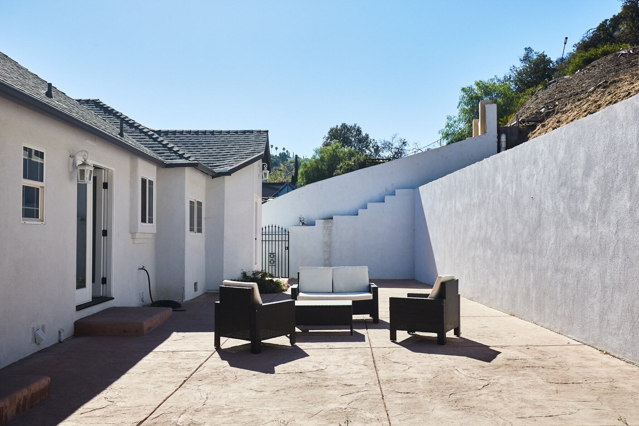 Building Photo - 4007 Sumac Dr