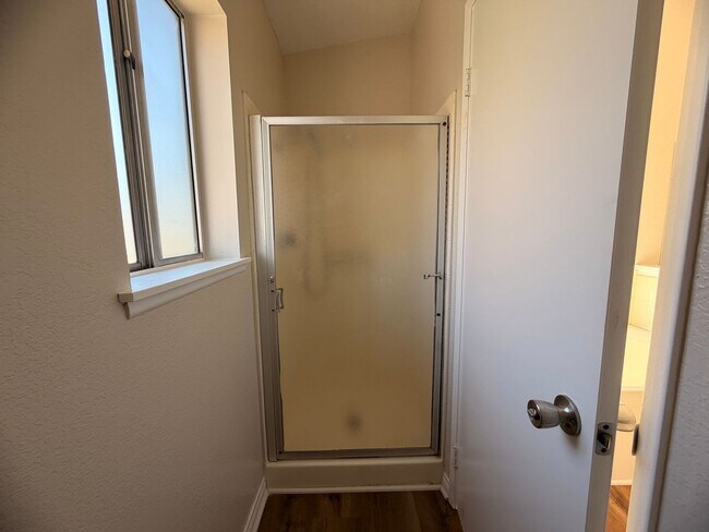 Building Photo - 12658 Heartleaf St