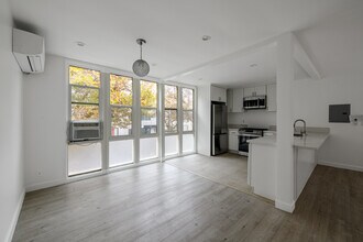 Building Photo - 337 Rexford Dr