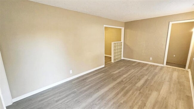 Building Photo - 4110 SE 11th St