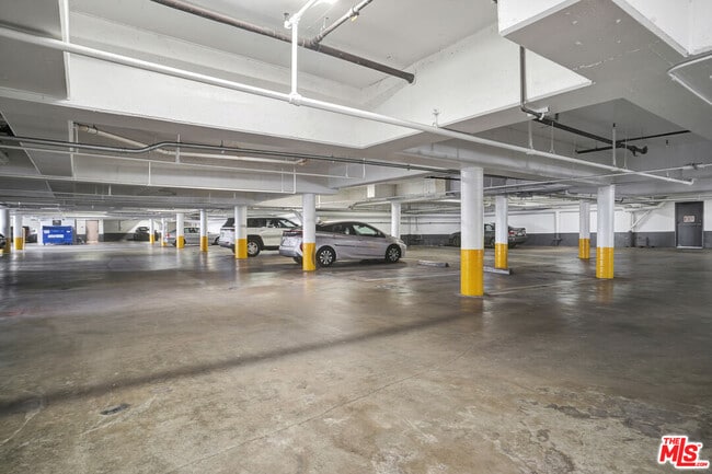 Building Photo - 1300 Midvale Ave