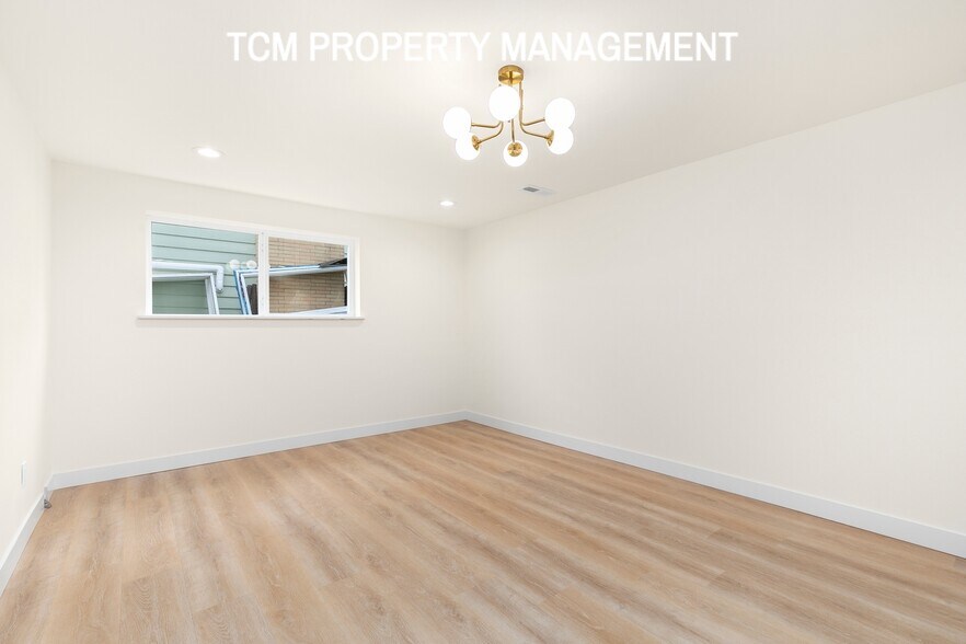 Building Photo - 1121 E Guiberson St