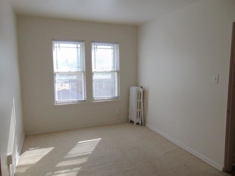 Building Photo - 253 Wilcox St