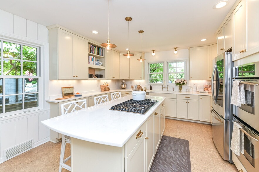 Building Photo - 5939 Gladden Dr