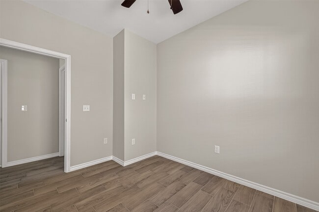 Building Photo - 352 Westchase St