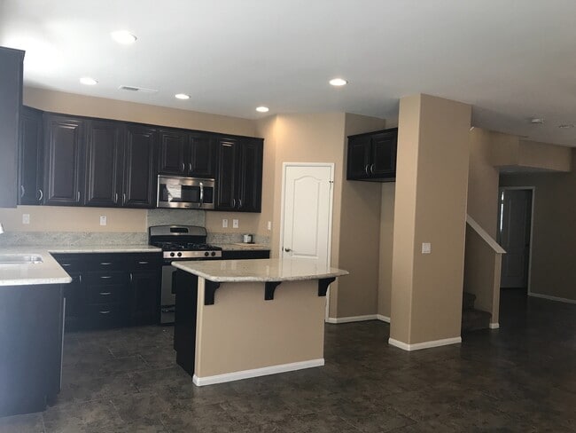 Building Photo - GORGEOUS TWO STORY HOME IN GRANITE HILLS 4...