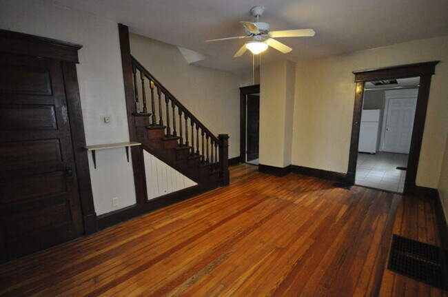 Building Photo - 25 E Blake Ave