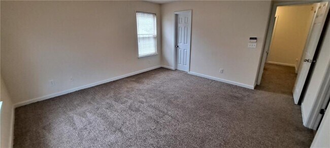 Building Photo - 2395 Lexington Ln