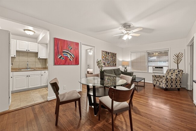 Building Photo - 2021 Southgate Blvd