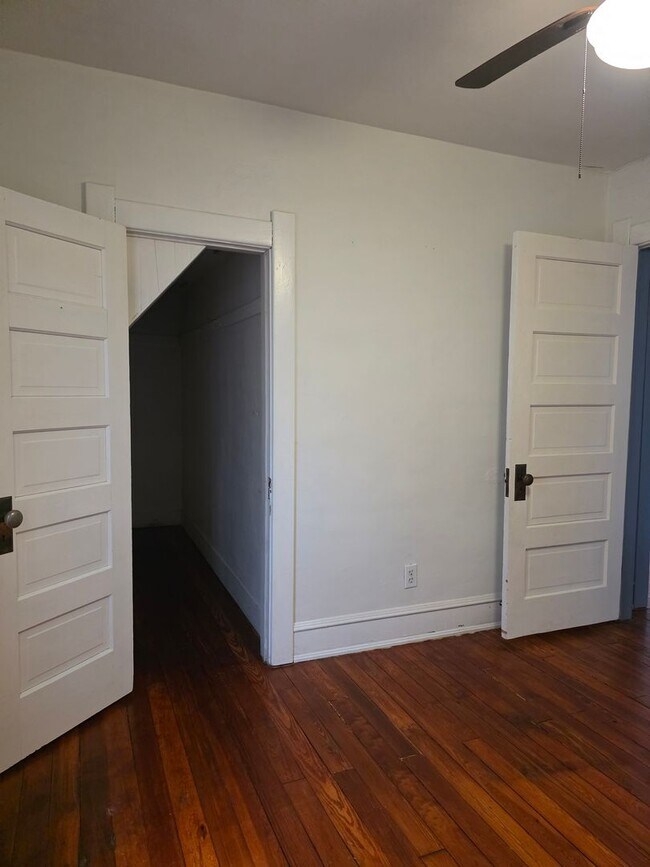 Building Photo - Three Bedroom Single Family Home in Toledo