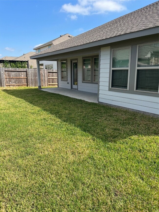 Building Photo - 3712 River Sand Rd