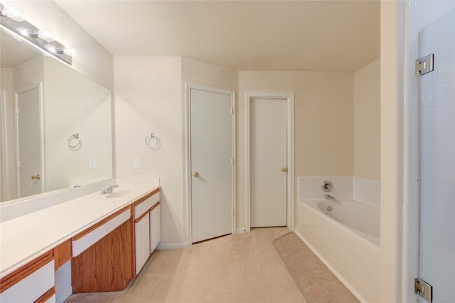 Building Photo - 3639 Barkers Crossing Ave