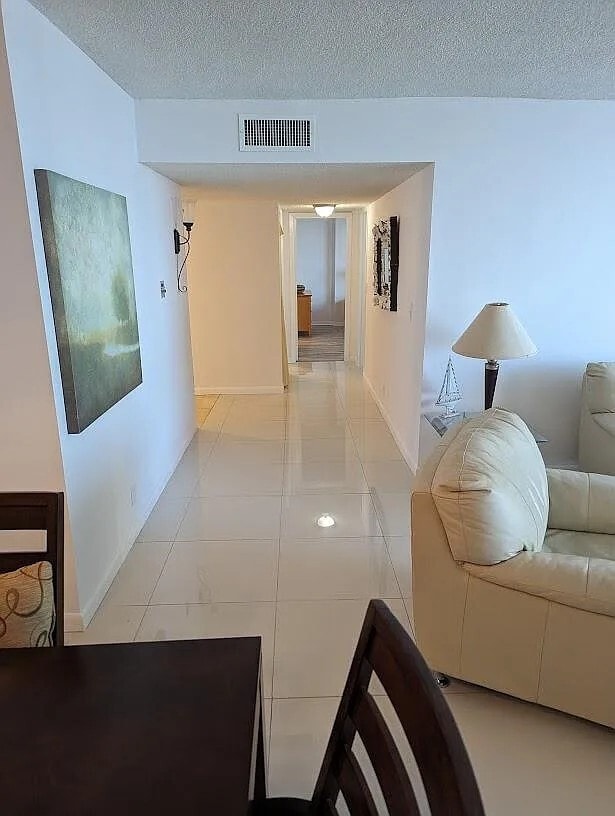 Building Photo - 5440 N Ocean Dr