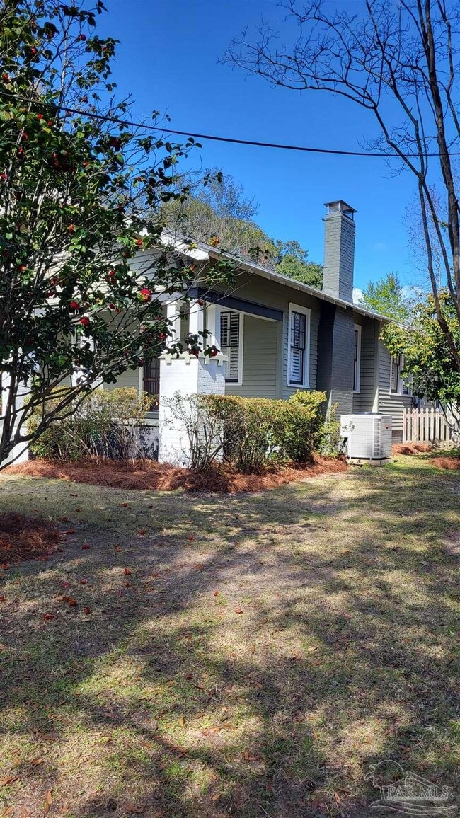 Building Photo - 1800 E Lloyd St