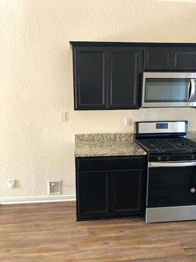 Building Photo - Open concept ranch