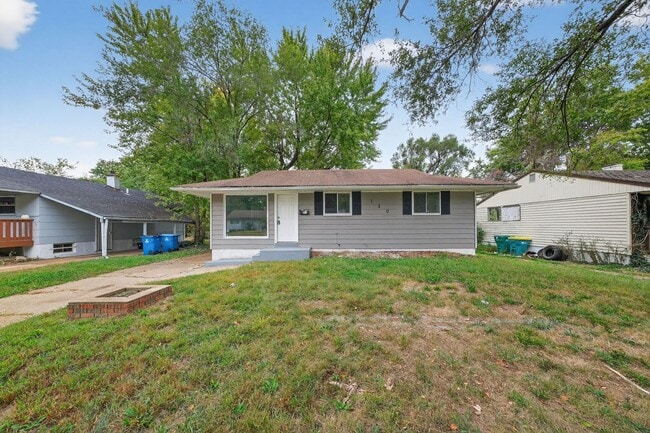 Building Photo - Section 8 Welcome