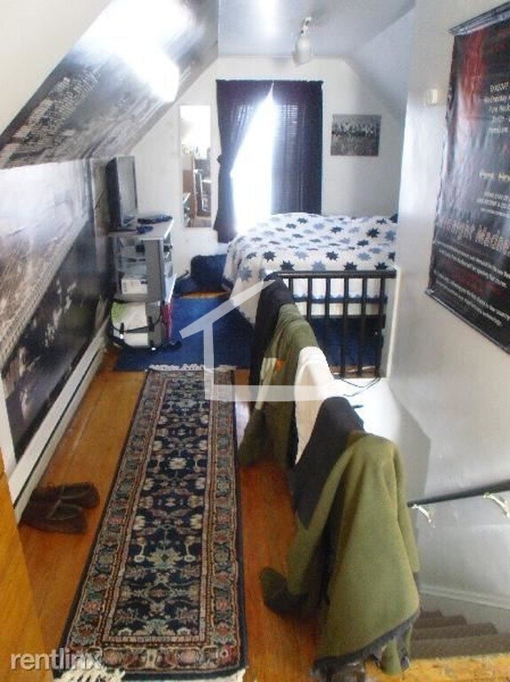 Building Photo - 20 Pratt St