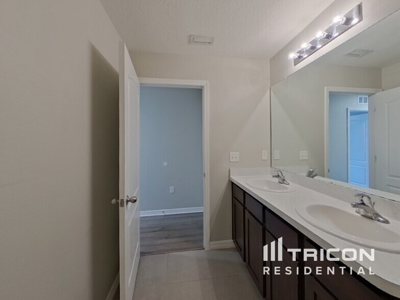 Building Photo - 3216 Magnolia Meadows Dr