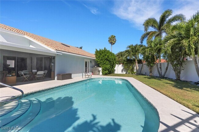 Building Photo - 1151 Jardin Dr