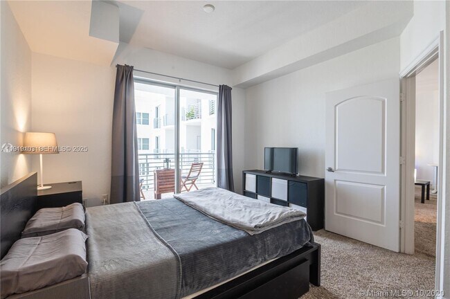 Building Photo - 1830 Radius Dr