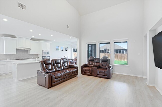 Building Photo - 213 Mira Mesa Dr