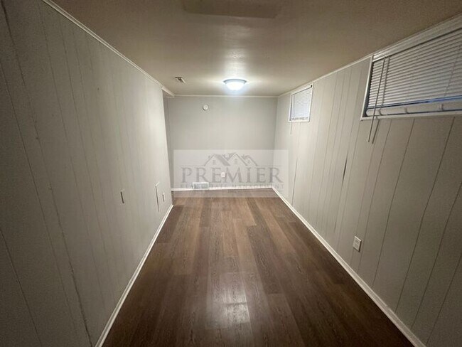 Building Photo - 308 N McKissock St