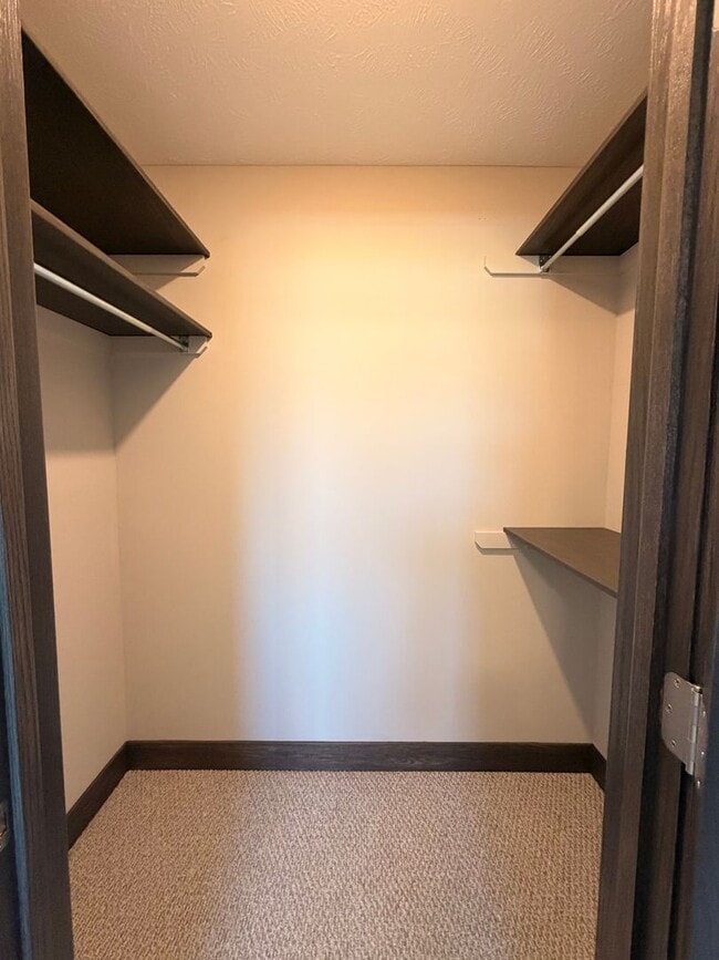 Building Photo - Spacious 4 Bedroom, 2.5 Bath in Caledonia!