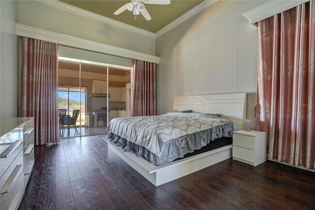 Building Photo - 6719 Fairway Cove Dr