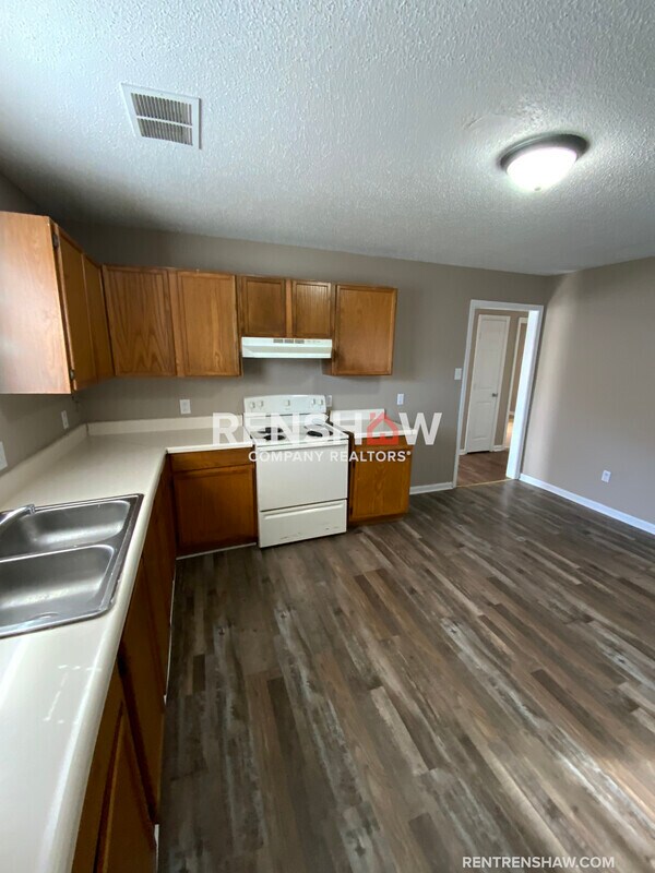 Building Photo - 632 Lee St