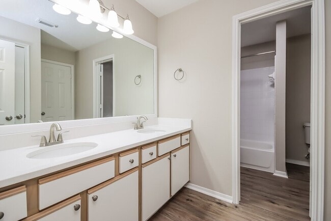 Building Photo - 7310 Fox Scene Dr